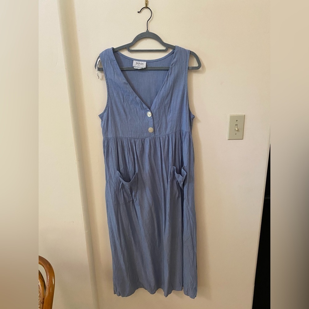 JANIS VINTAGE FLOWY MAXI BLUE SLEEVELESS DRESS WITH SLOUCHY POCKETS BUTTON DOWN